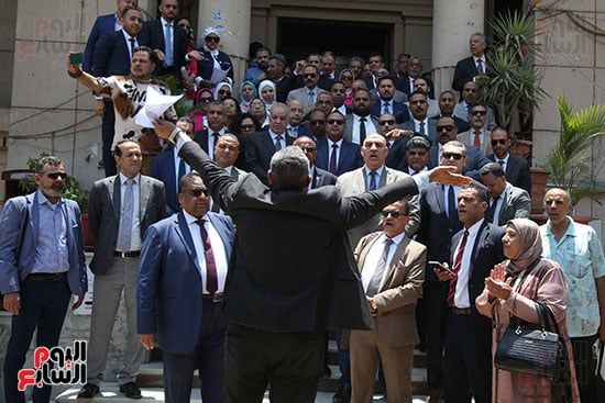 وقفة احتجاجية من المحامين داخل نقابتهم (3) وقفة احتجاجية من المحامين داخل نقابتهم (3)