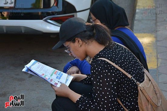 طلاب-الثانوية-قبل-وأثناء-دخول-لجان-الامتحانات-(2) طلاب-الثانوية-قبل-وأثناء-دخول-لجان-الامتحانات-(2)