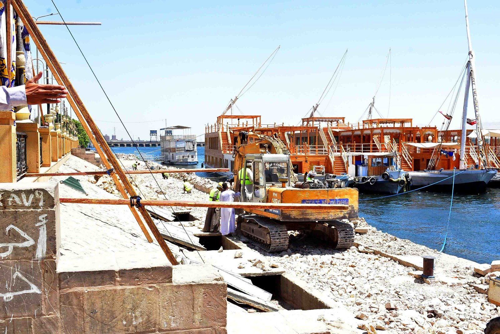 إنطلاق تطوير كورنيش وممشي إسنا السفلى بطول 1260 متر إنطلاق تطوير كورنيش وممشي إسنا السفلى بطول 1260 متر