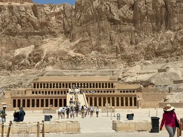 الإقبال السياحى المميز فى معبد الملكة حتشبسوت الإقبال السياحى المميز فى معبد الملكة حتشبسوت