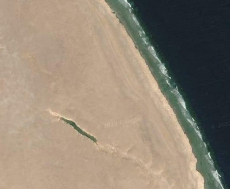 احدى البحيرات الواقعة جنوب مرسى علم احدى البحيرات الواقعة جنوب مرسى علم