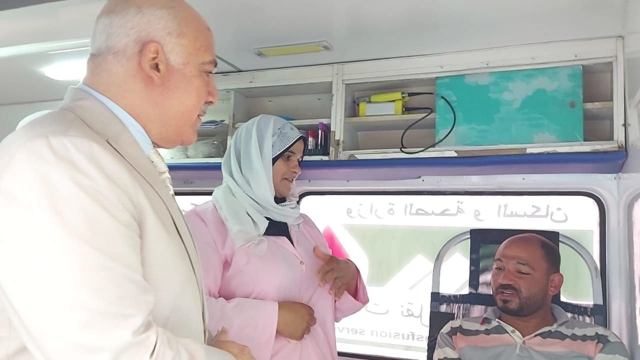 وكيل وزارة الصحة يتابع حملات التبرع بالدم وكيل وزارة الصحة يتابع حملات التبرع بالدم