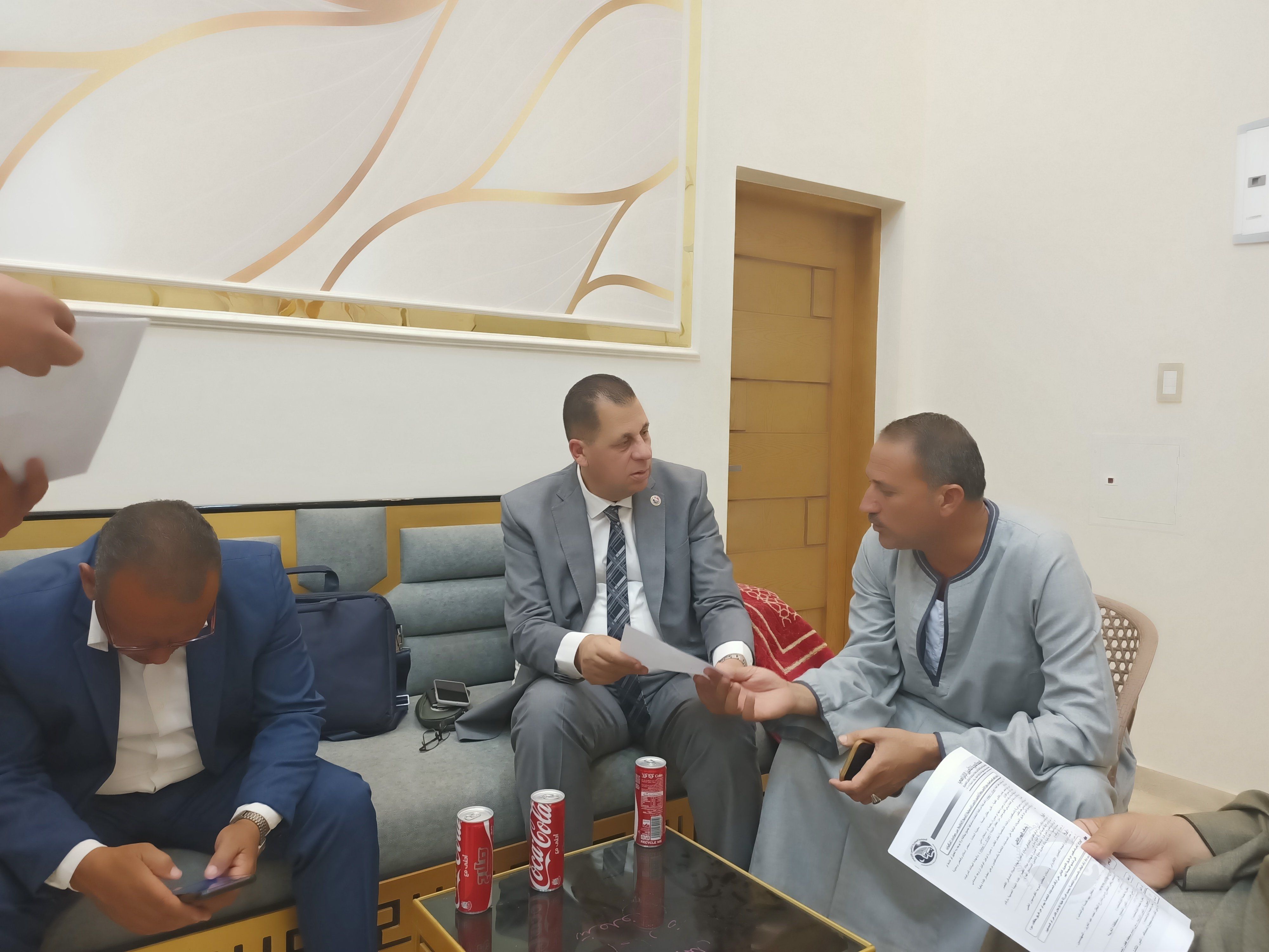 جانب من اللقاء مع الأهالى (2) جانب من اللقاء مع الأهالى (2)
