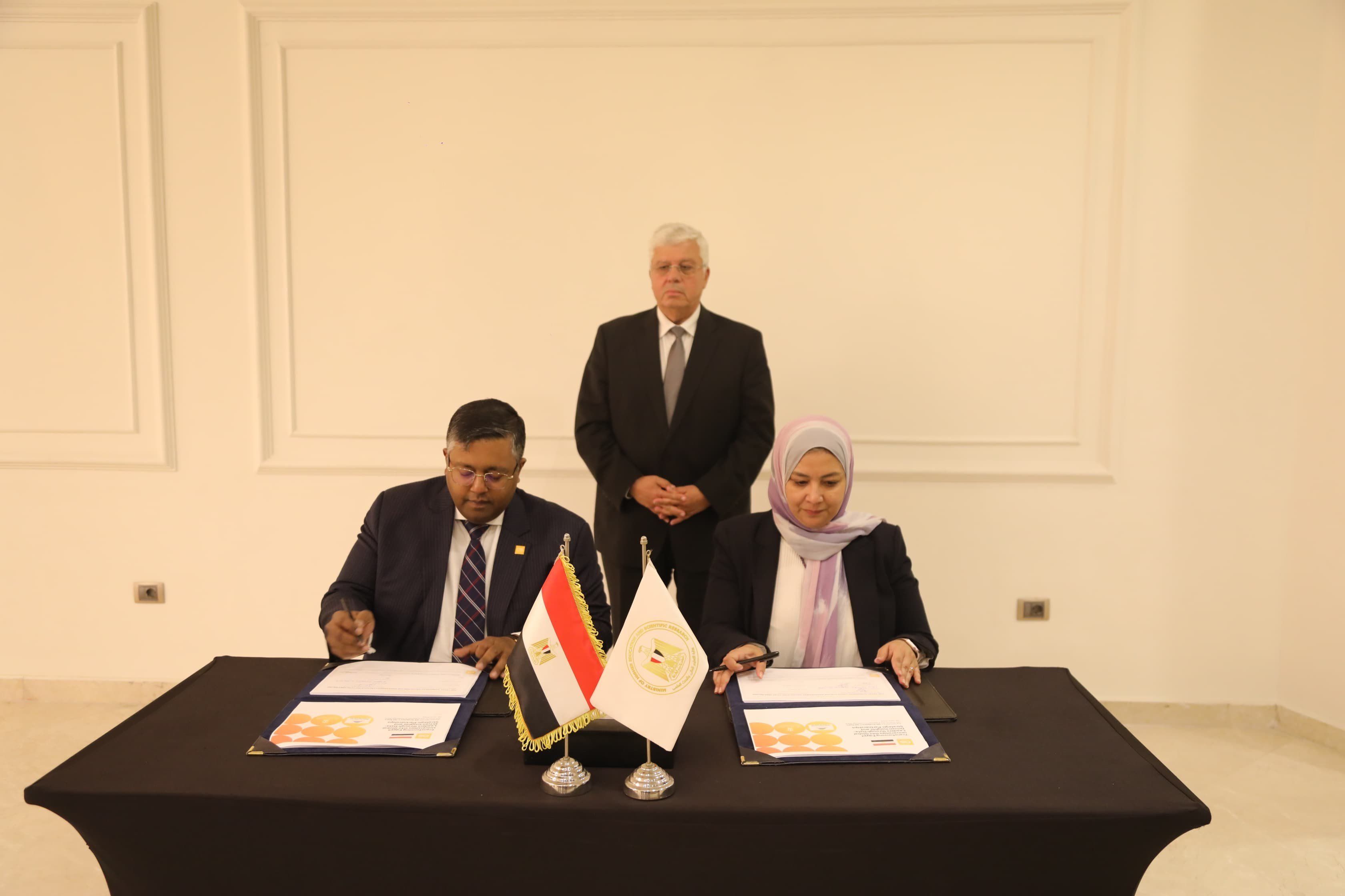 توقيع بروتوكول تعاون بين بنك المعرفة المصري ومؤسسة Qs توقيع بروتوكول تعاون بين بنك المعرفة المصري ومؤسسة Qs