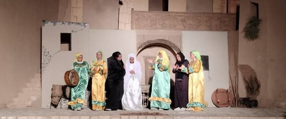فعاليات عرض الطوق والأسورة بمسرح قصر ثقافة حسن فتحى فعاليات عرض الطوق والأسورة بمسرح قصر ثقافة حسن فتحى