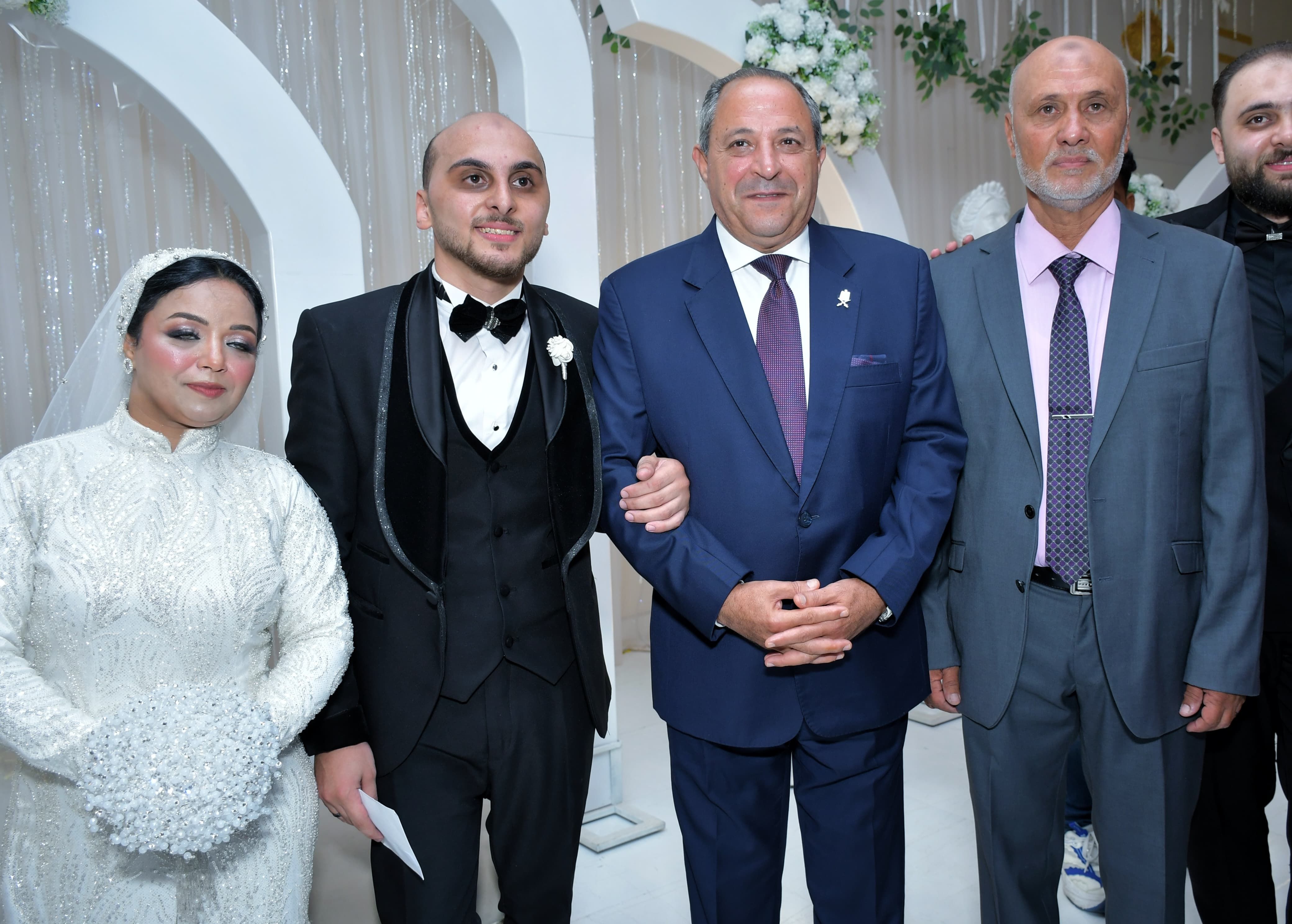 المحافظ والعريس والعروس المحافظ والعريس والعروس