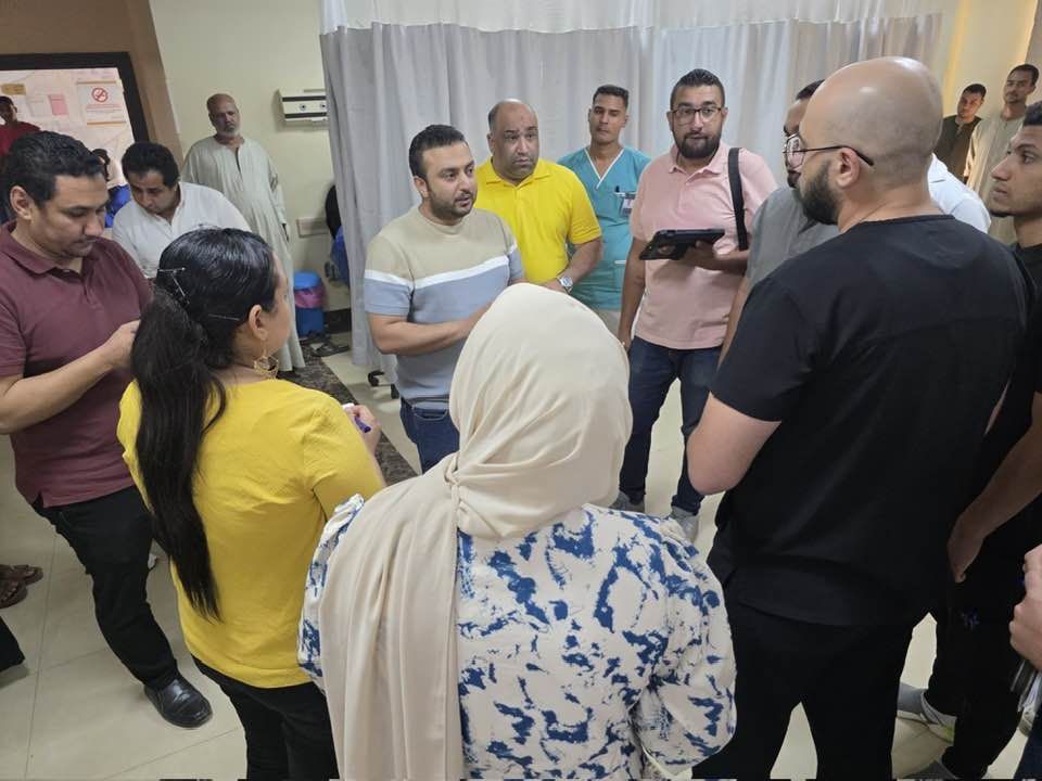 جولة لمتابعة العمل بمستشفى حورس بأرمنت وأطفال العديسات جولة لمتابعة العمل بمستشفى حورس بأرمنت وأطفال العديسات