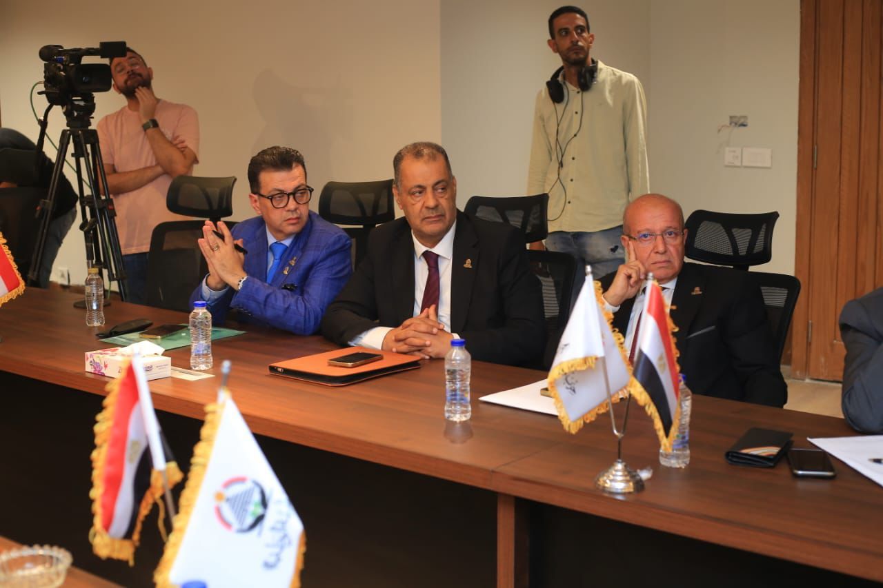 اجتماع حزب الجبهة الوطنية للإعداد لانتخابات مجلس الشيوخ (10) اجتماع حزب الجبهة الوطنية للإعداد لانتخابات مجلس الشيوخ (10)