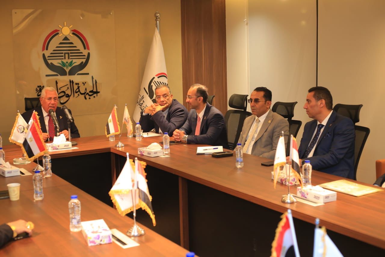 اجتماع حزب الجبهة الوطنية للإعداد لانتخابات مجلس الشيوخ اجتماع حزب الجبهة الوطنية للإعداد لانتخابات مجلس الشيوخ