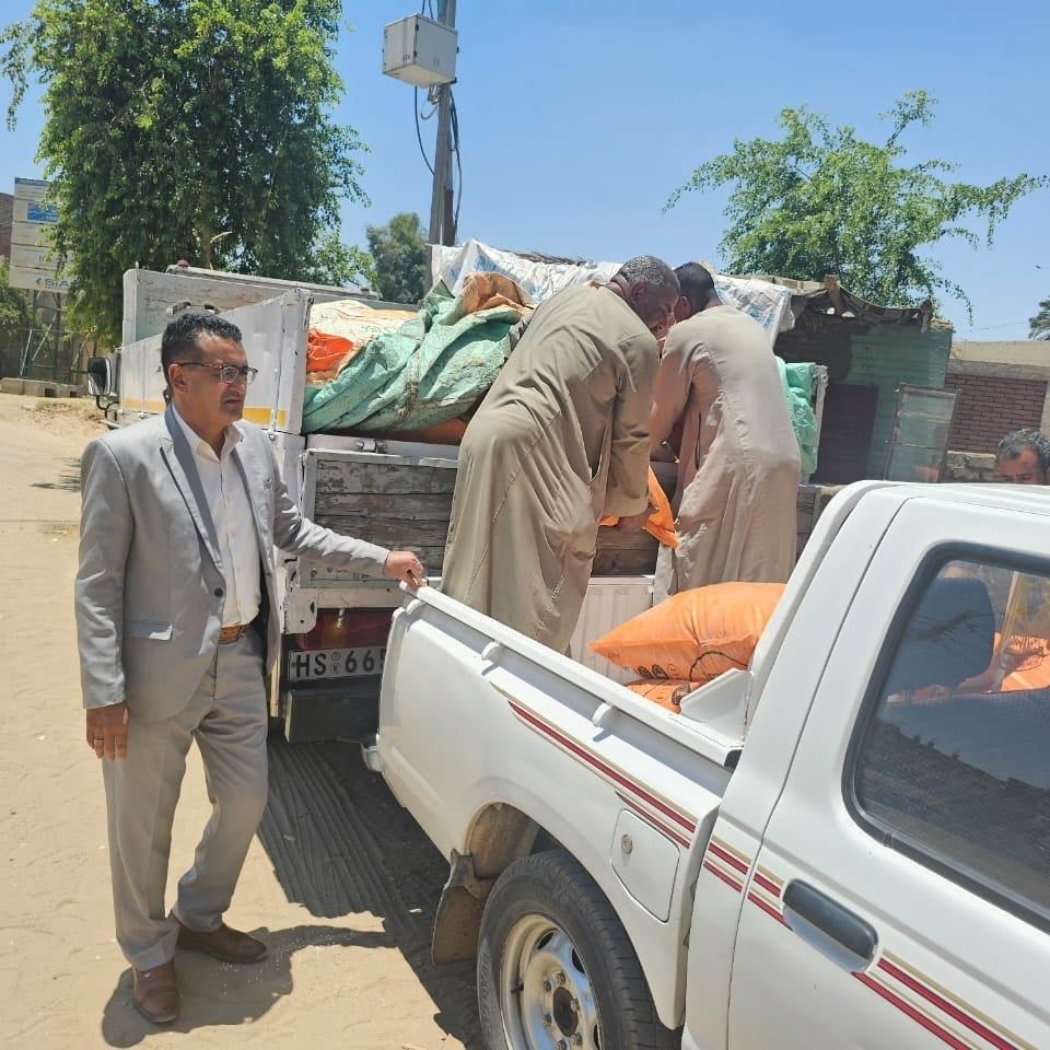 ضبط 2.5 طن سماد زراعي محظور تداوله بالأسواق بمدينة إسنا ضبط 2.5 طن سماد زراعي محظور تداوله بالأسواق بمدينة إسنا