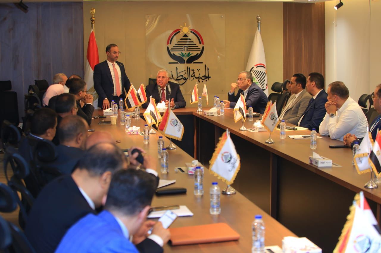 اجتماع حزب الجبهة الوطنية (3) اجتماع حزب الجبهة الوطنية (3)