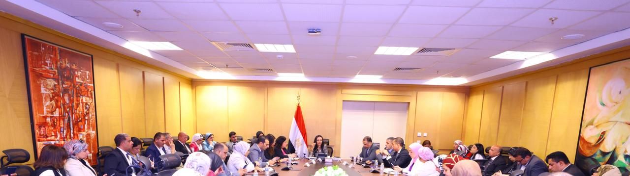 اجتماع وزيرة التضامن الدوري بالصحفيين اجتماع وزيرة التضامن الدوري بالصحفيين