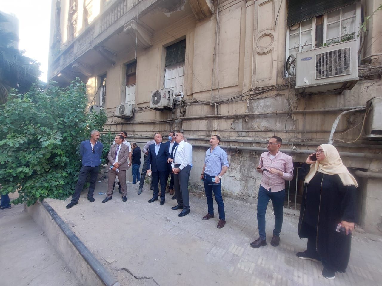 جانب من تواجد المحافظ جانب من تواجد المحافظ