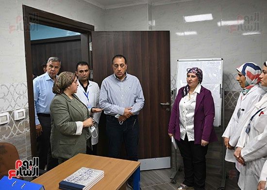 رئيس الوزراء يتفقد مستشفى شرق الإسكندرية (11) رئيس الوزراء يتفقد مستشفى شرق الإسكندرية (11)