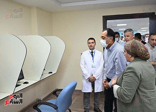 رئيس الوزراء يتفقد مستشفى شرق الإسكندرية (6) رئيس الوزراء يتفقد مستشفى شرق الإسكندرية (6)
