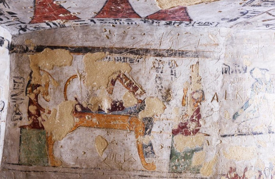 عملية الترميم للمقبرة (1) عملية الترميم للمقبرة (1)