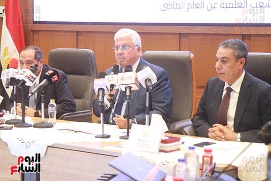 عادل عبدالغفار المُتحدث الرسمى للوزارة وأيمن عاشور وزير التعليم العالى وجودة غانم رئيس قطاع التعليم (12)