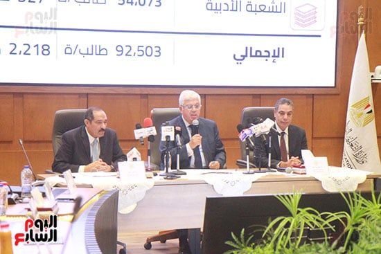 عادل عبدالغفار المُتحدث الرسمى للوزارة وأيمن عاشور وزير التعليم العالى وجودة غانم رئيس قطاع التعليم (3)