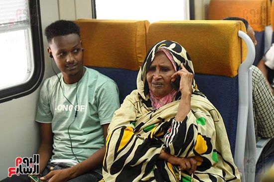 السكة الحديد تشغل قطارًا خاصًا لعودة الإخوة السودانيين طواعية (2) السكة الحديد تشغل قطارًا خاصًا لعودة الإخوة السودانيين طواعية (2)