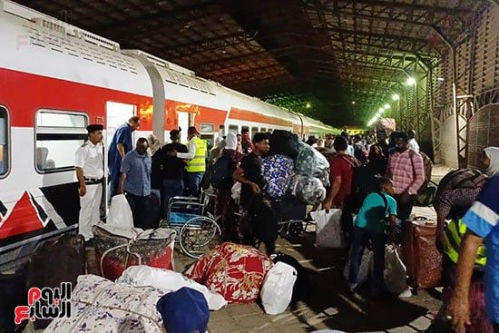 وصول القطار الأسبوعى الرابع للأشقاء السودانيين (2)