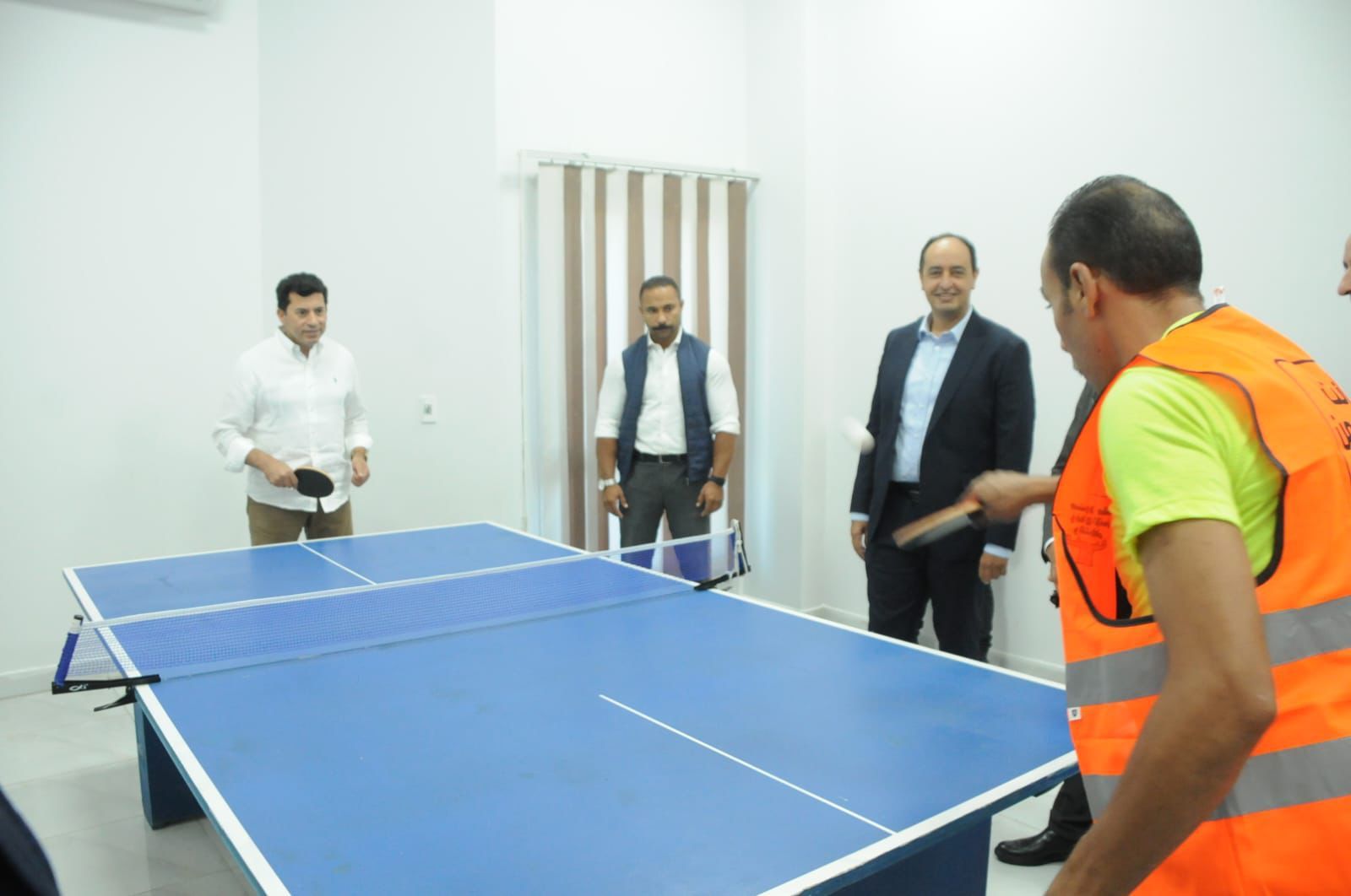 الدكتور أشرف صبحى وزير الشباب والرياضة يشارك المتعافين الأنشطة الرياضية الدكتور أشرف صبحى وزير الشباب والرياضة يشارك المتعافين الأنشطة الرياضية