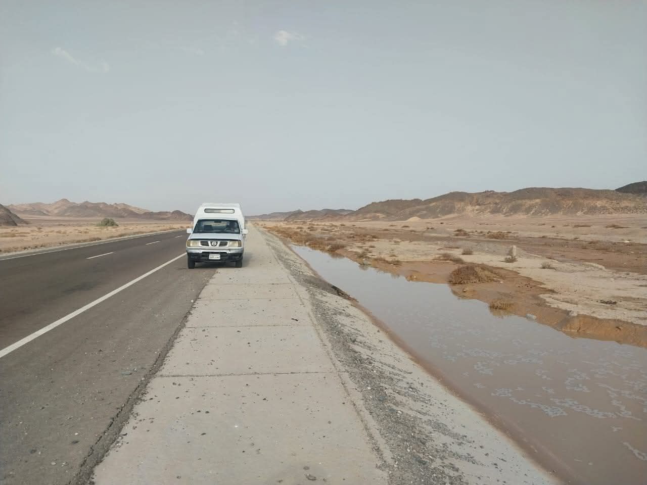سقوط سيل بمنطقة الشيخ فضل