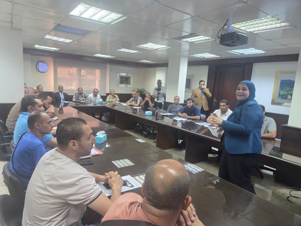 البرنامج التدريبى المجانى لتدريب وتأهيل سائقى الشاحنات (7)