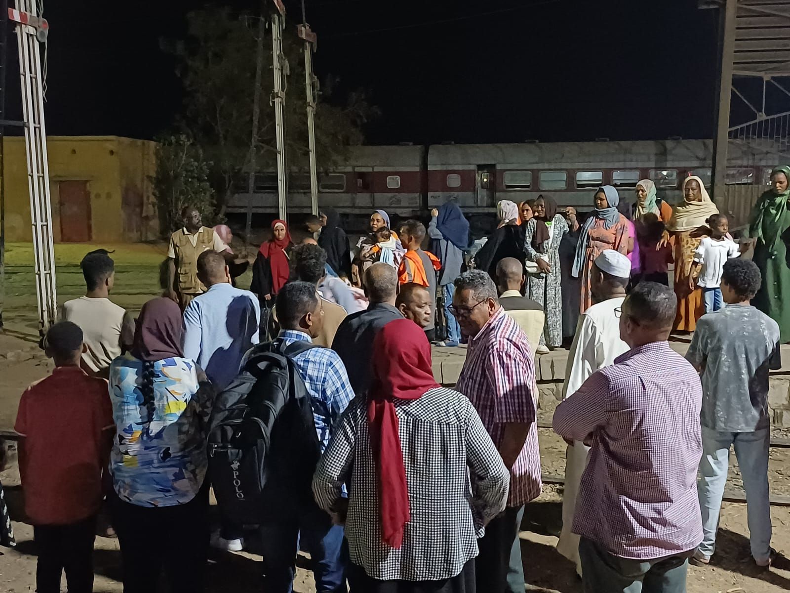 محطة السد العالى تستقبل الأشقاء السودانيين (4) محطة السد العالى تستقبل الأشقاء السودانيين (4)