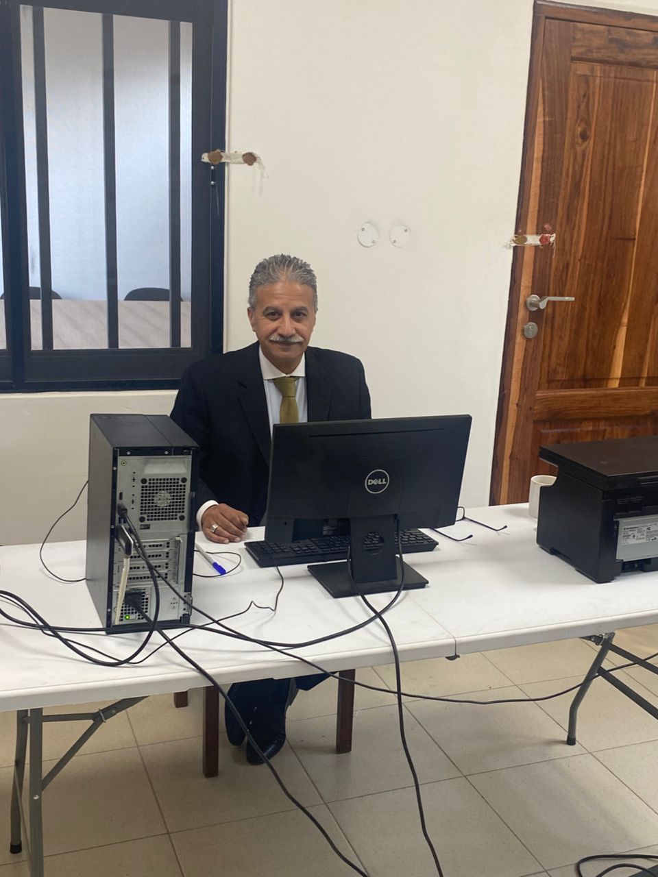 استمرار فتح لجان الاقتراع أبوابها للمصريين بالخارج (1) استمرار فتح لجان الاقتراع أبوابها للمصريين بالخارج (1)