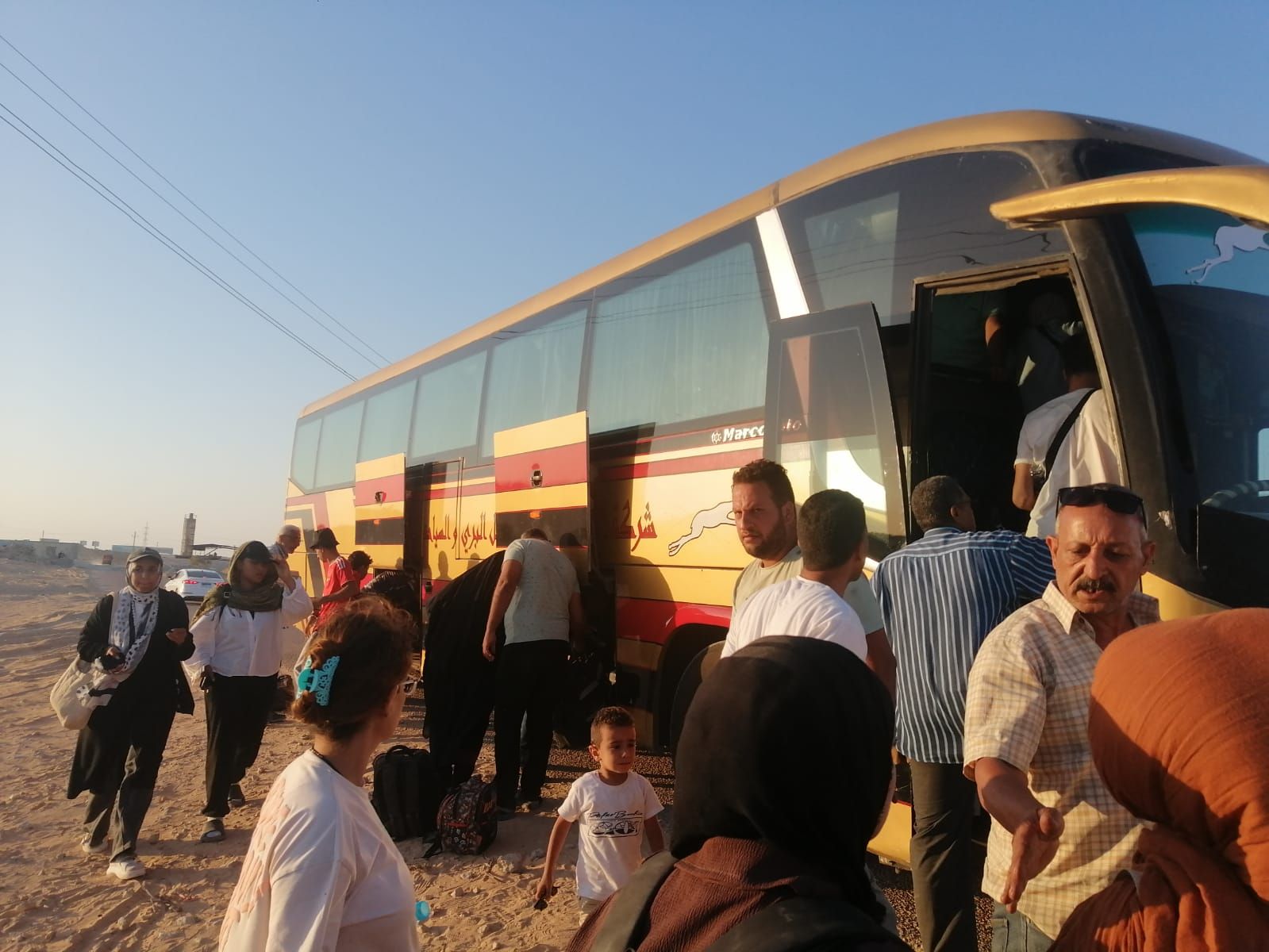 تشغيل اتوبيسات لنقل ركاب قطار مطروح (4) تشغيل اتوبيسات لنقل ركاب قطار مطروح (4)