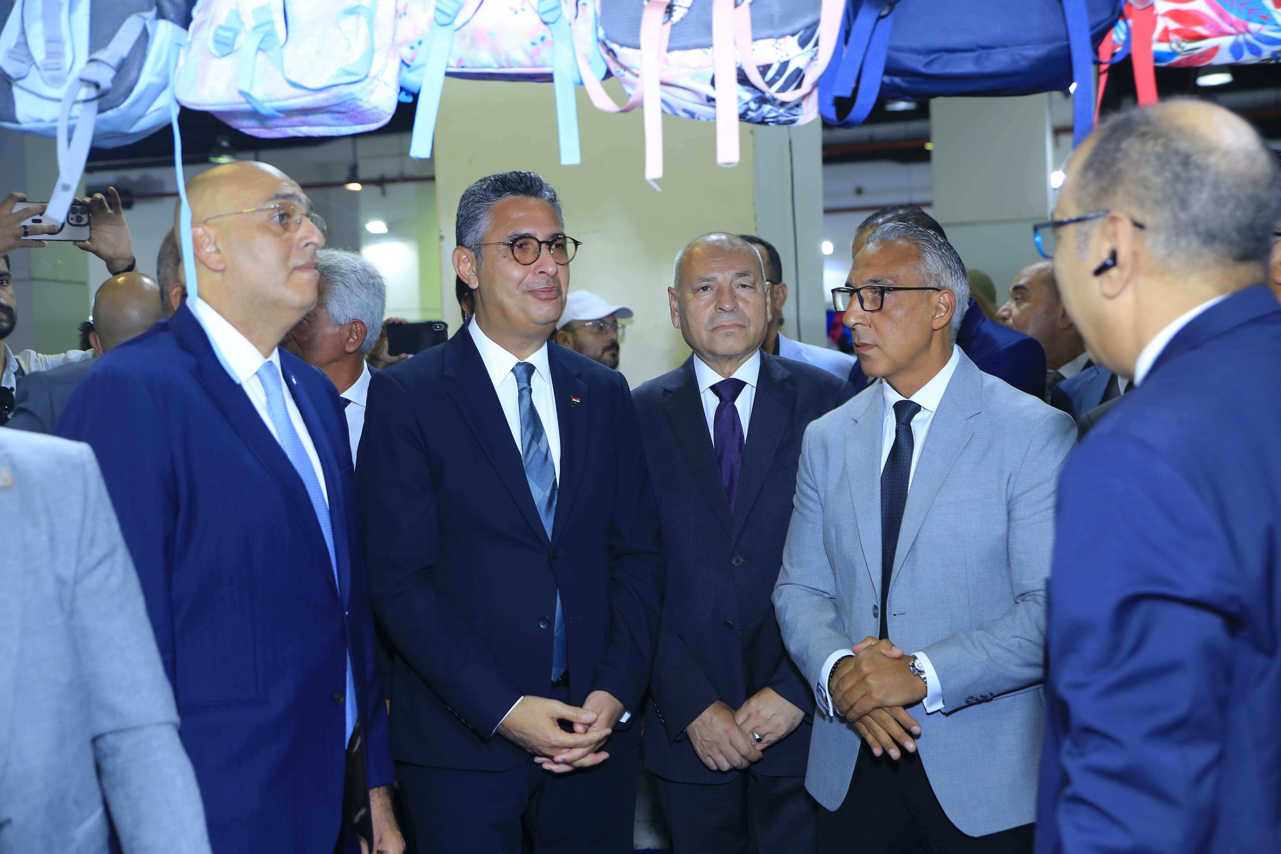 وزير التموين يفتتح معرض “أهلاً مدارس” بمدينة نصر وزير التموين يفتتح معرض “أهلاً مدارس” بمدينة نصر