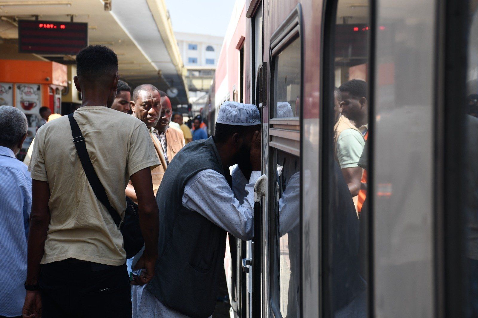 عودة السودانيين (7) عودة السودانيين (7)