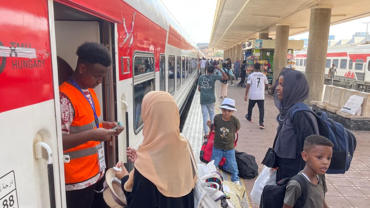 العودة الطوعية للأشقاء السودانيين (1) العودة الطوعية للأشقاء السودانيين (1)