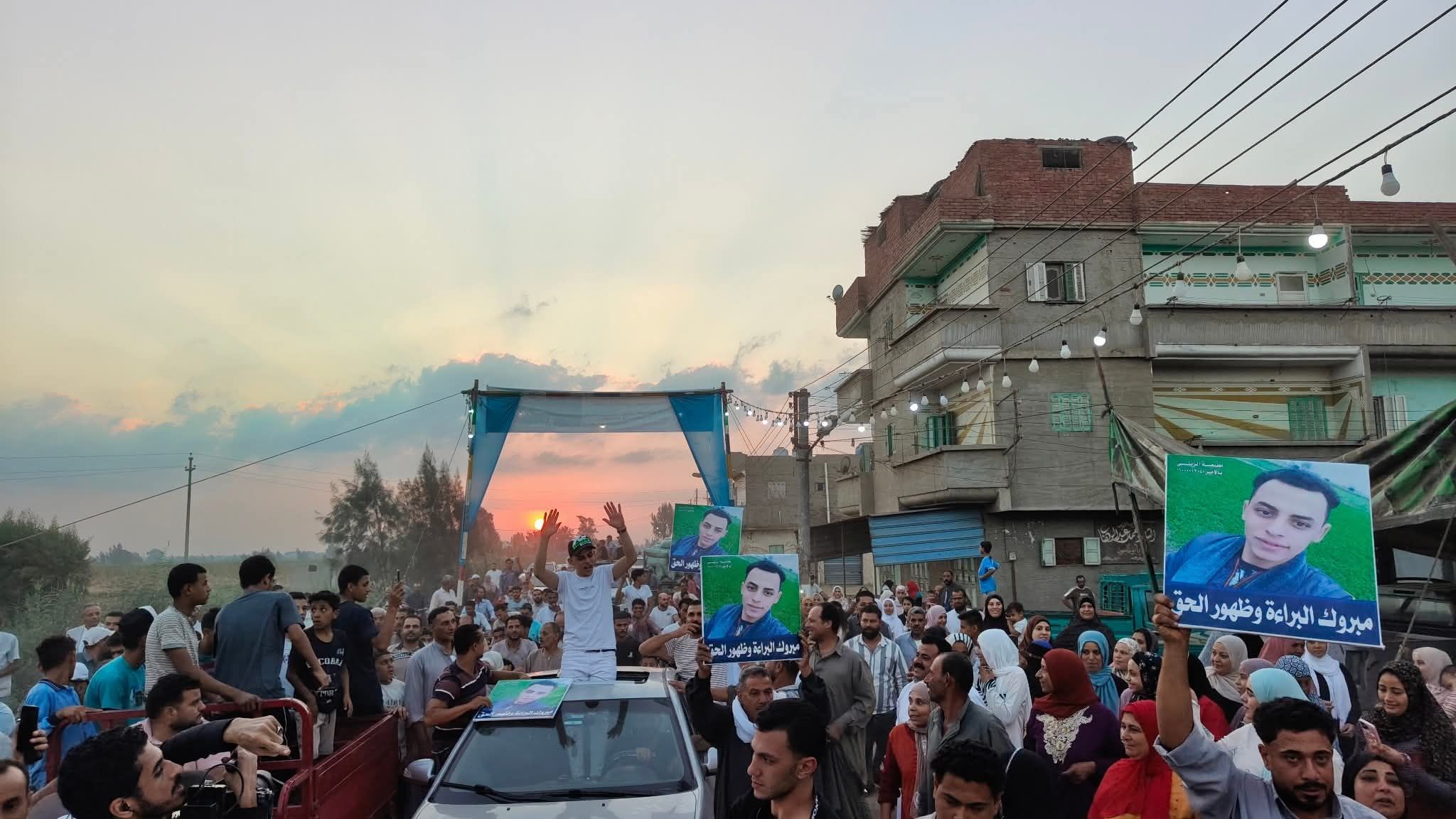زفة لشاب من ذوى الهمم بعد براءته من تهمة اغتصاب فتاة