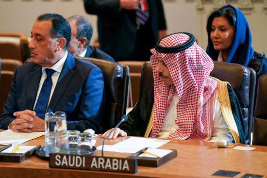 الدكتور مصطفى مدبولى ووزير الخارجية السعودى خلال لقاء الرئيس دونالد ترامب