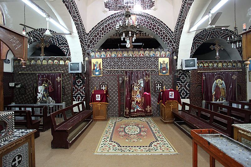 كنيسة ابى سيفين من الداخل