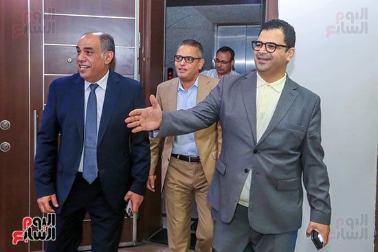 الدكتور أحمد محمود رئيس مجلس ادارة الوطن ومصطفى عمار رئيس التحرير