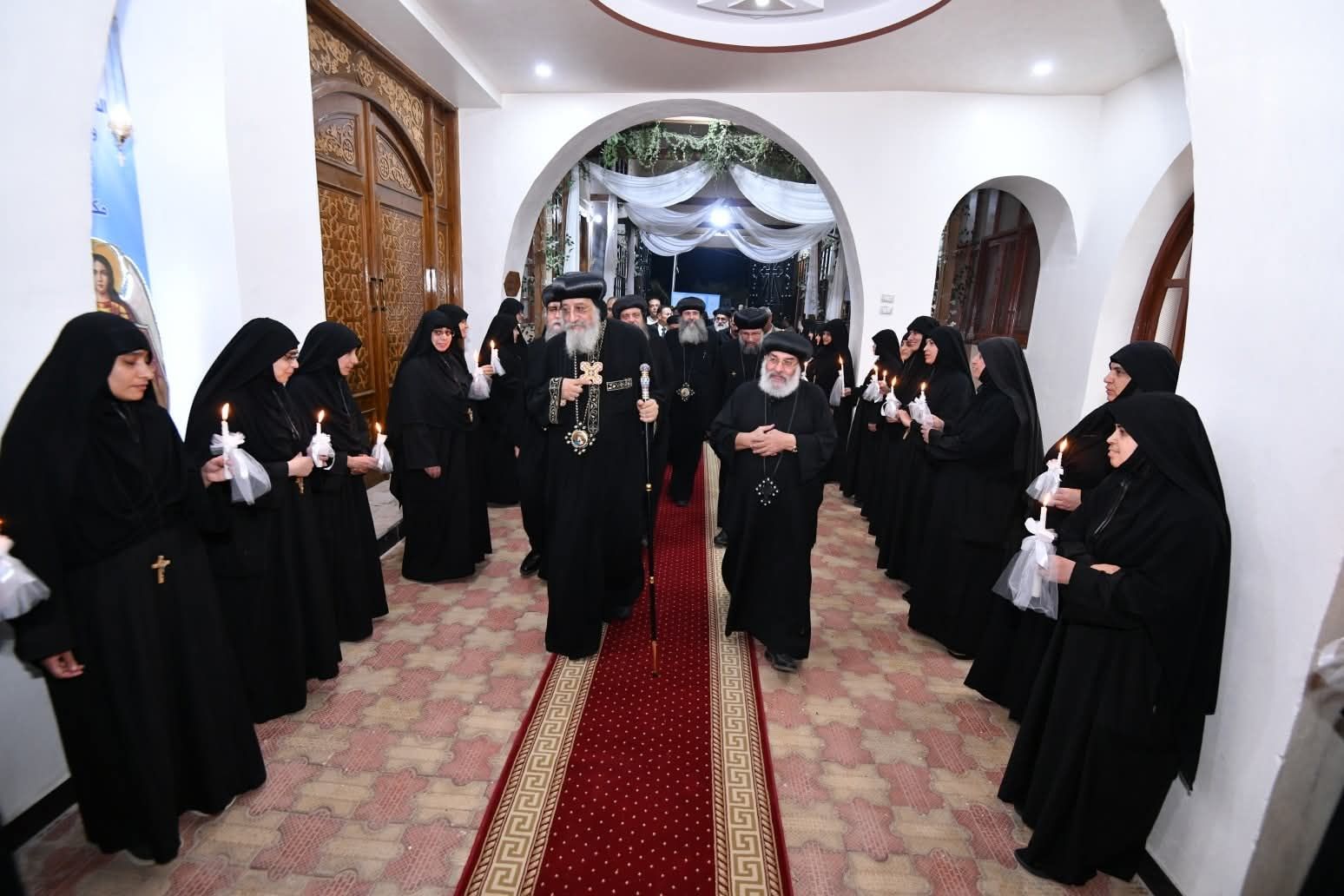 البابا تواضروس يزور دير العذراء والملاك للراهبات بصنبو (1)