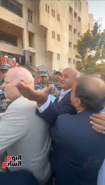 تشاجر-ومشادات-بين-أنصار-مرشحى-النواب-لأسبقية-حجز-الأرقام-والرموز-(1)