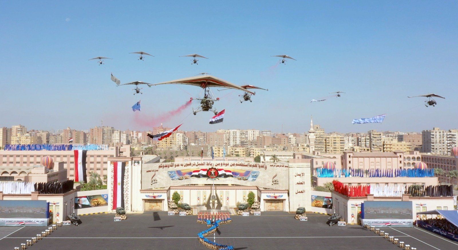 وزير الدفاع يشهد حفل تخرج دفعات جديدة من الكليات العسكرية (2)