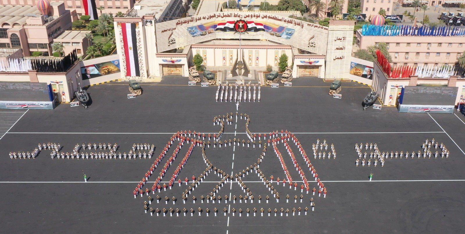 وزير الدفاع يشهد حفل تخرج دفعات جديدة من الكليات العسكرية (6)