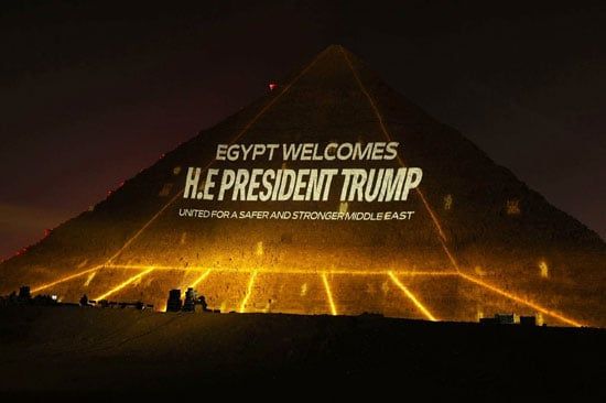 الأهرامات تحتفى بقمة شرم الشيخ (18) الأهرامات تحتفى بقمة شرم الشيخ (18)