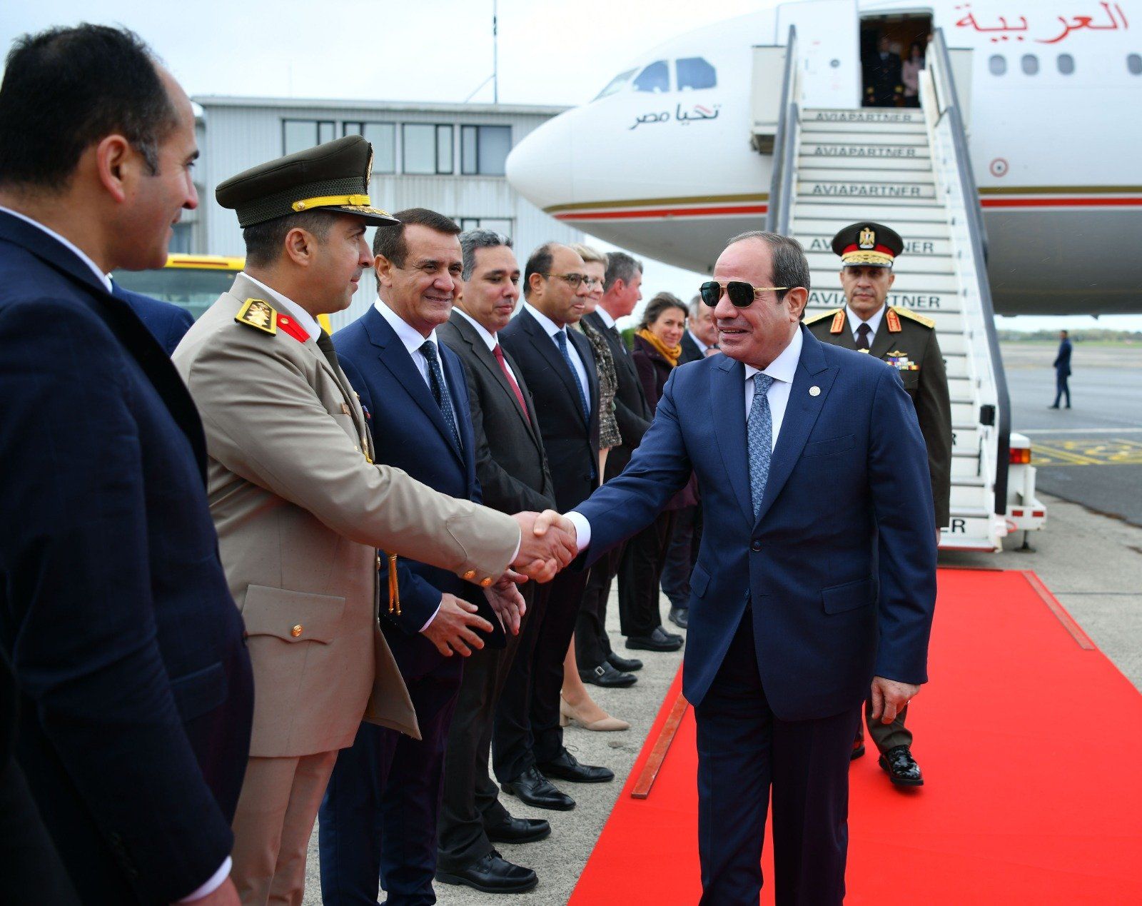 الرئيس السيسي في المطار العسكري في بروكسل الرئيس السيسي في المطار العسكري في بروكسل