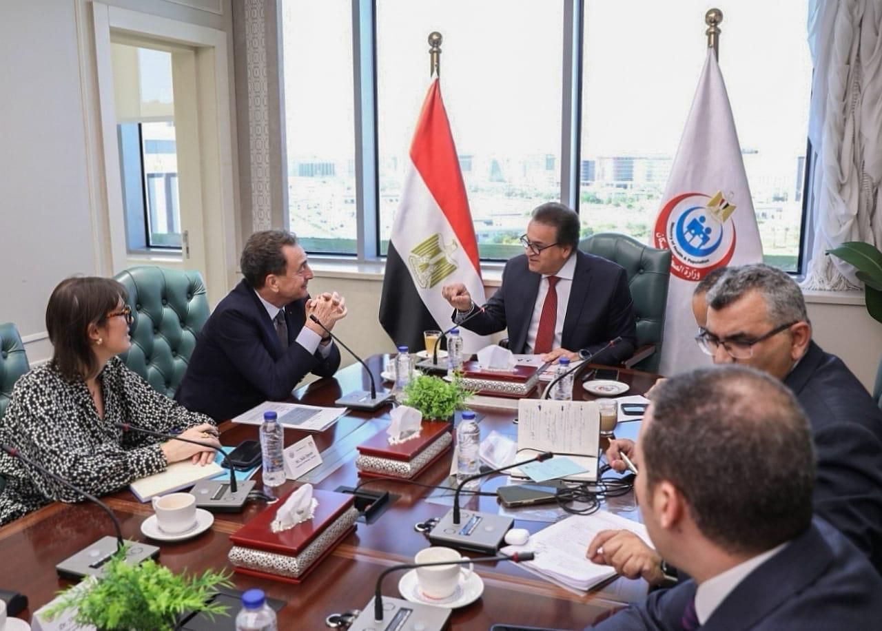 وزير الصحة يستقبل سفير فرنسا بمصر وزير الصحة يستقبل سفير فرنسا بمصر