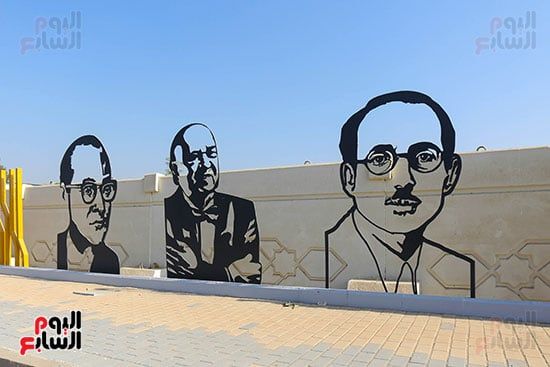 مجسمات فنية في الطريق المؤدي للمتحف المصري الكبير مجسمات فنية في الطريق المؤدي للمتحف المصري الكبير