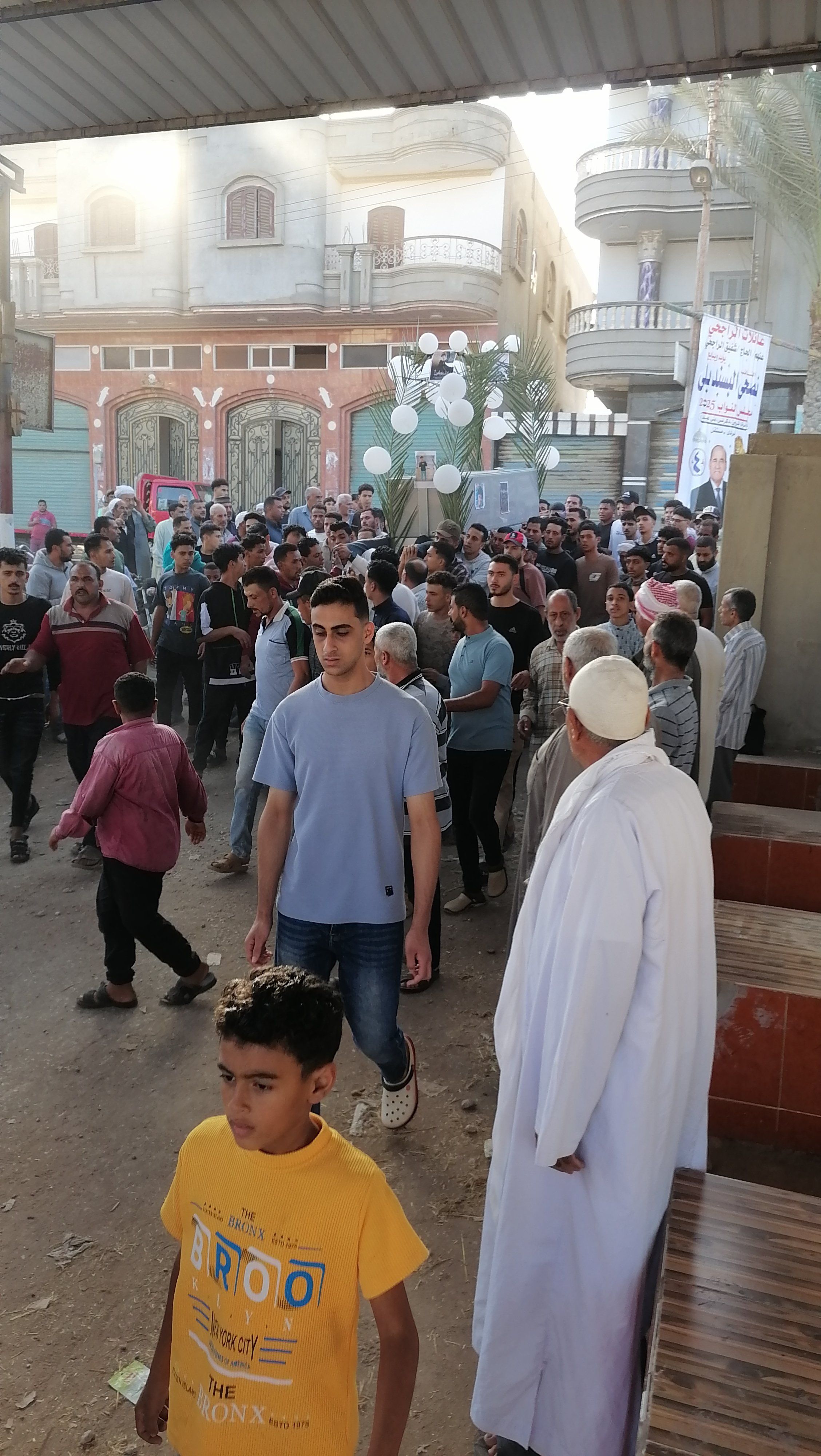 تشيع جثمان شاب سقط اثناء اداء مباراة بالدقهلية تشيع جثمان شاب سقط اثناء اداء مباراة بالدقهلية