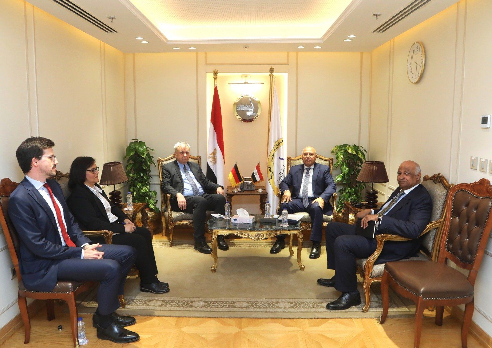 لقاء الفريق كامل الوزير لقاء الفريق كامل الوزير