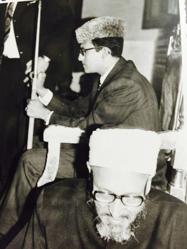 مع الدكتور عبد الحليم محمود شيخ الأزهر الأسبق مع الدكتور عبد الحليم محمود شيخ الأزهر الأسبق