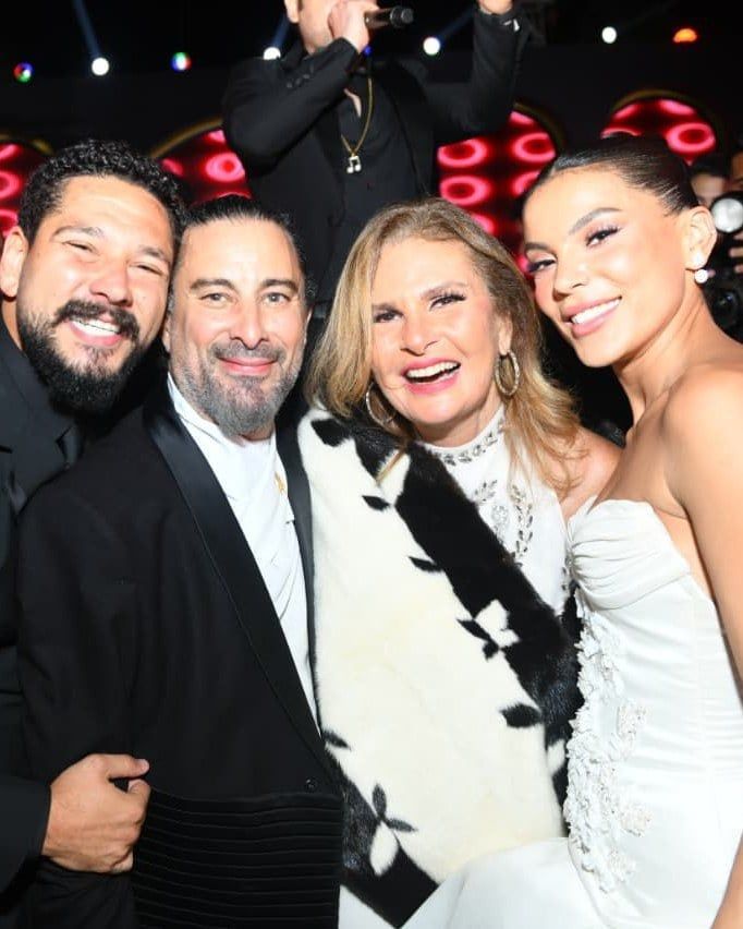 يسرا ومحمود شاهين مع هادي الباجوري وهايدي خالد يسرا ومحمود شاهين مع هادي الباجوري وهايدي خالد