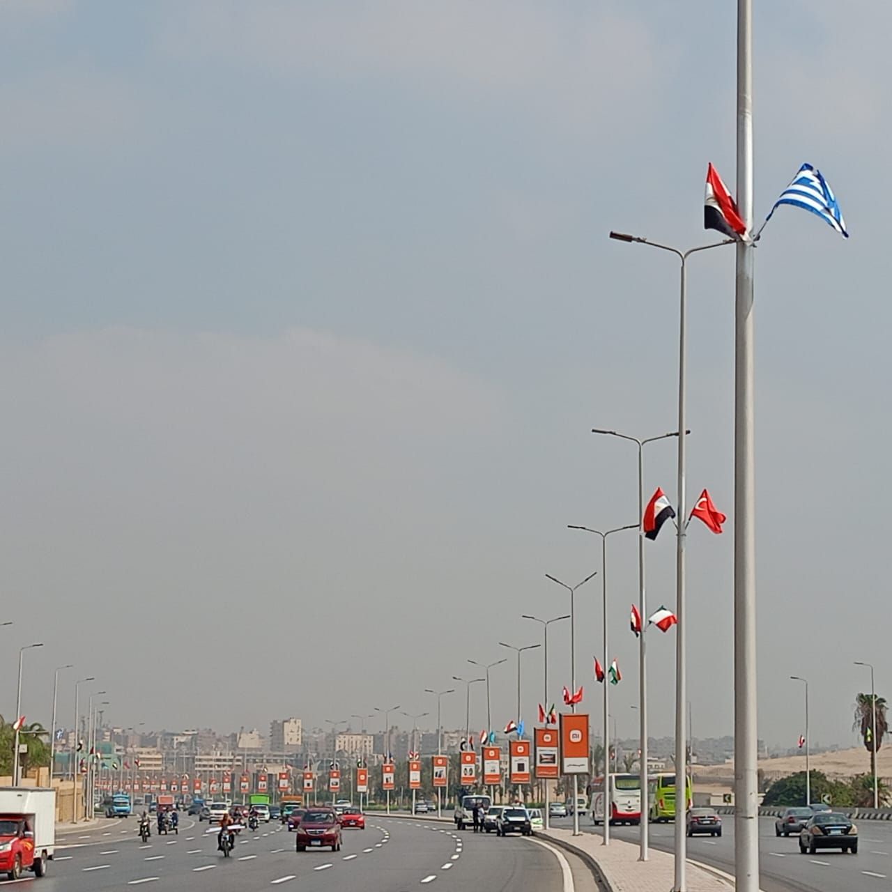 تعليق أعلام الدول المشاركة في حفل افتتاح المتحف المصرى الكبير تعليق أعلام الدول المشاركة في حفل افتتاح المتحف المصرى الكبير